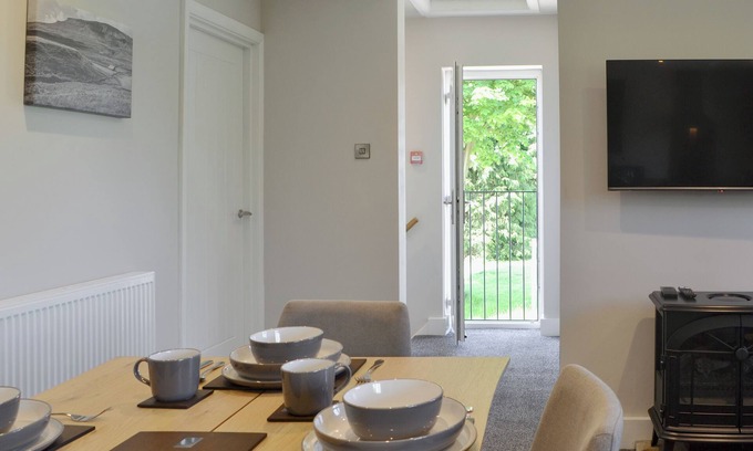 Skipton Cottage | Enviable location within the golf course.