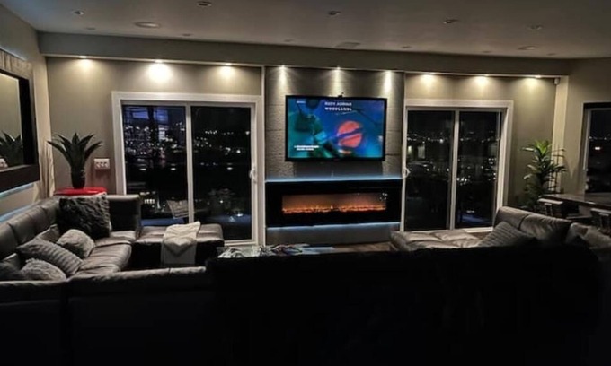 Bayview House | Epic Expansive Home in SF