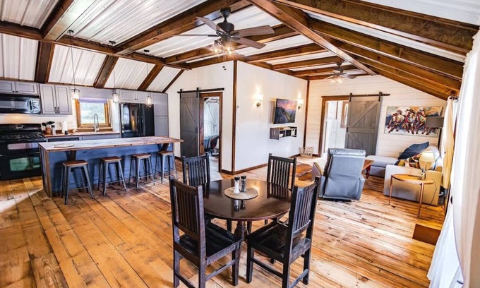 Epworth Cabin | Equestrian Escape Sum