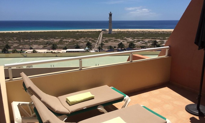 Solana del Matorral Apartment | Cozy and romantic apartment overlooking the beach, terrace, Wifi