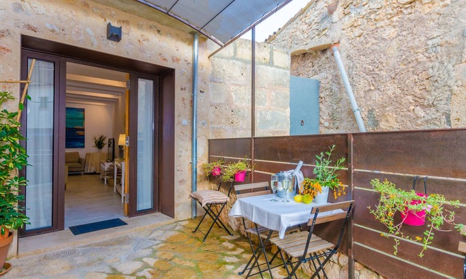 Costitx House | ES RECO - Chalet with terrace in Costitx. Free WiFi