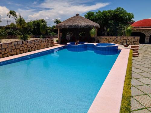 Amacuzac House | Escápate a una quinta con alberca, asador y diversión en familia