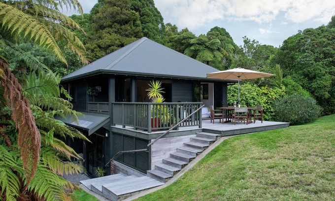 Waikanae House | Escape in Manu - Enjoy the best of the Kapiti Coast