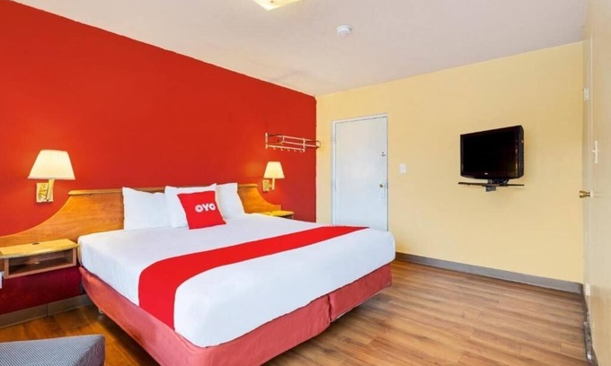 North Lima Hotel | Escape to Boardman Park with Pet Access and Parking Included