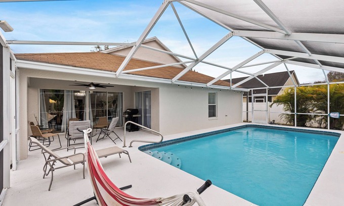 Lutz House | Escape to Florida Luxury – Lake View Pool Home in Lutz!