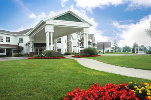 Middlebury Hotel | Essenhaus Inn & Conf. Center