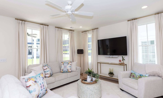 Oxford House | Essie's Place, Best Rate for SC GameDay!