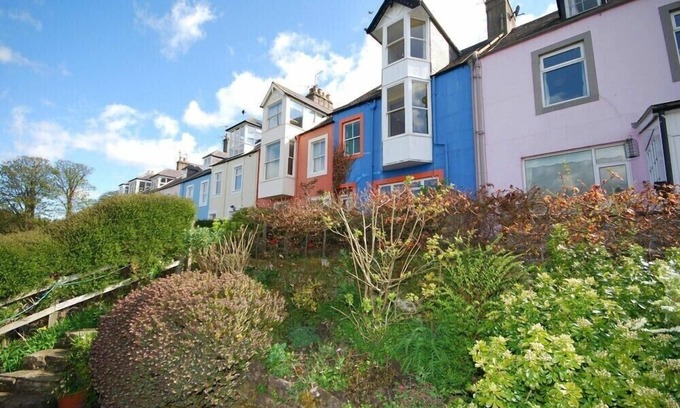 Alnmouth Cottage | ESTUARY VIEW, family friendly, country holiday cottage in Alnmouth