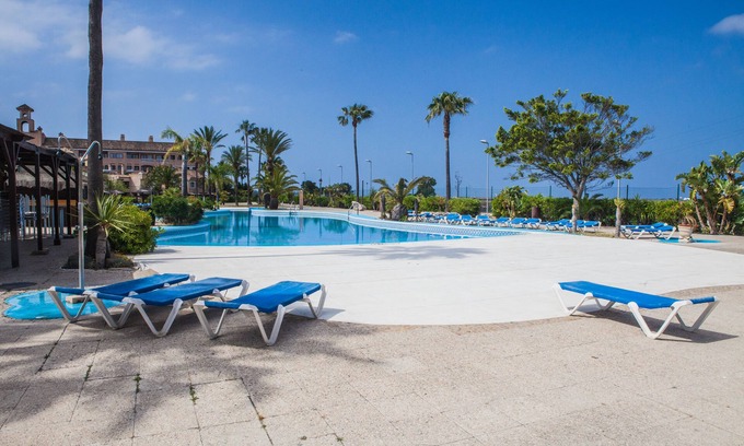 Centro Comercial Bahia Sur Apartment | Estudios Turisticos Bahia Sur