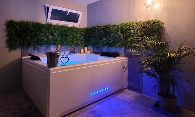 Limogne-en-Quercy Bed & Breakfast | Etoiles & Sens - SPA du Quercy