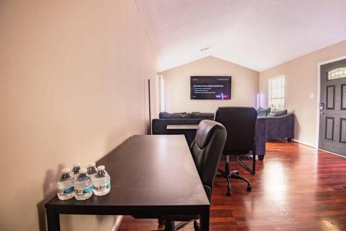 New Castle House | EV-Friendly- 15 Mins to Downtown