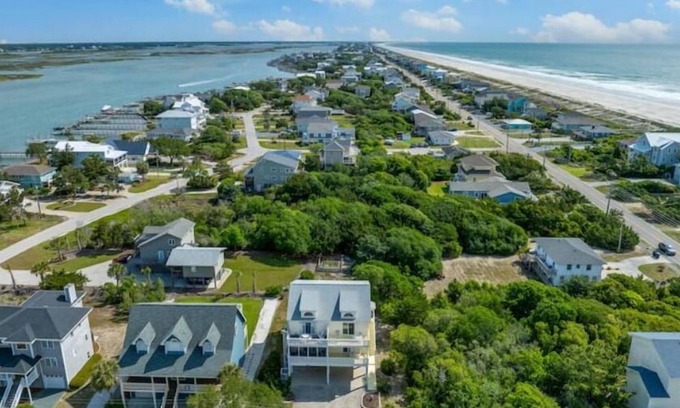 Jacksonville House | Everyone can relax at Salt Life