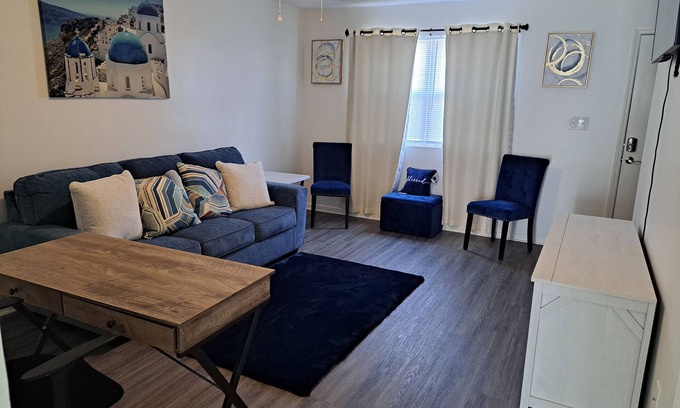 Albany Condo | Everything You Need and More 2-br condo in Albany with WiFi, AC. Enjoy your stay