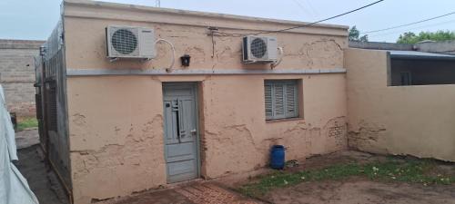 Canada de Gomez House | Excelente Ubicación con Cochera Privada