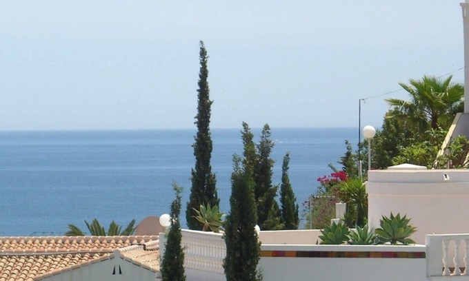 Nerja Apartment | Excellent 2 bedroom apartment in Nerja (Burriana Beach)