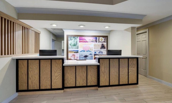 San Jose Hotel | Excellent Choice! Spacious Unit with Full Kitchen, with Outdoor Pool!