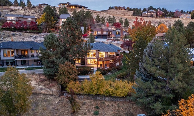 East End House | Exceptional Views & Luxurious Kitchen! Fireplace & Hot Tub | Min to Downtown & BSU