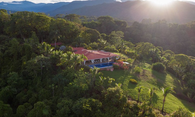 Quepos House | Exclusive 5 Bedroom Rainforest Retreat, Ocean/Mountain View’s/sleeps 12