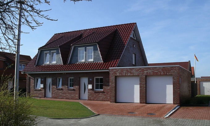 Norddeich House | Exclusive comfortable for 6-dog house with design furnishings, WiFi, beach chair