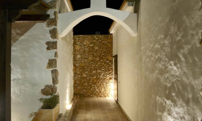 Puerto del Rosario Condo | Exclusive residence consisting of 5 apartments with shared pool.