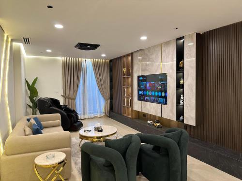 Blue Area Apartment | Executive Escape's 2-Bedroom Suite, Massage Chair, Mountain View, F-7