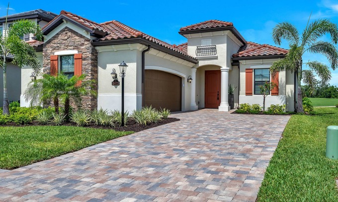 Lakewood Ranch House | Executive home at 8th Green Getaway in Lakewood National Golf community