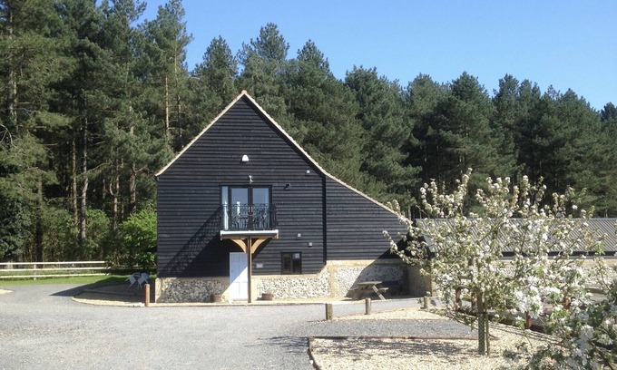 Bury St Edmunds Cottage | Executive Spacious Log Cabin - Adults Only