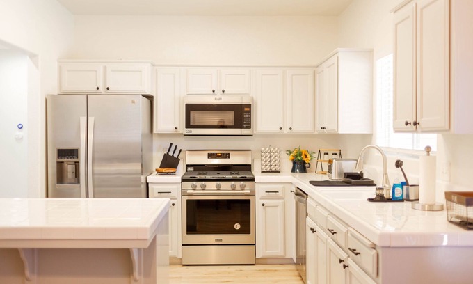 Exeter House | Exeter Retreat: Short Drive to the Sequoias