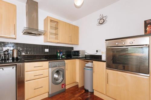Dublin Apartment | Exhilarating 2BD Flat with Outdoor Patio Dublin!