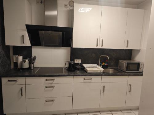 Geilenkirchen Apartment | Exklusives Apartment in Geilenkirchen für 6 Personen mit Dachterasse und Wintergarten