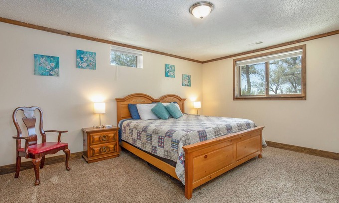 Hudson House | Experience Hudson charm in our spacious 3-bedroom retreat