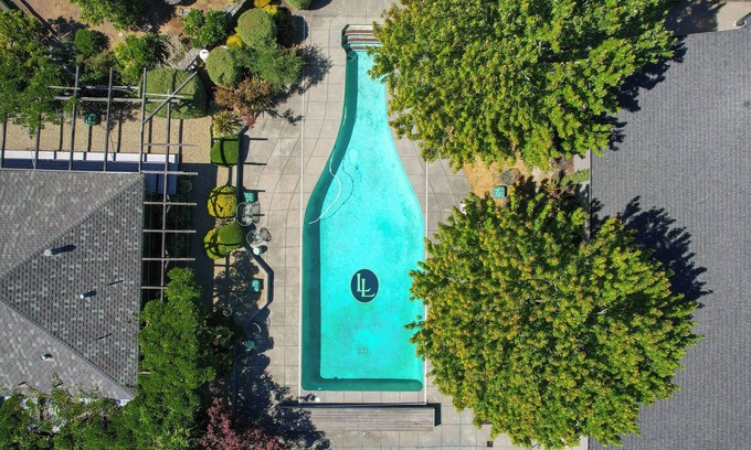 Healdsburg House | Experience Limerick Lane Cellars at our Vineyard Farmstay Retreat in Healdsburg