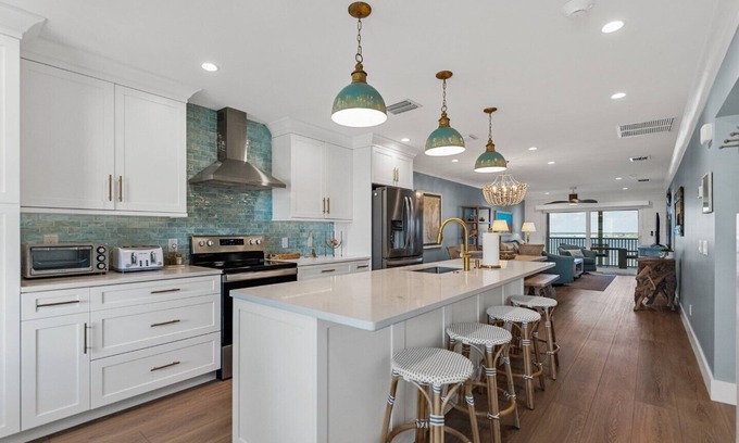 Boca Grande Condo | Experience luxury at Unit 84, a stunning 2-bedr 2-bath Gulf view condo in Boca Grande