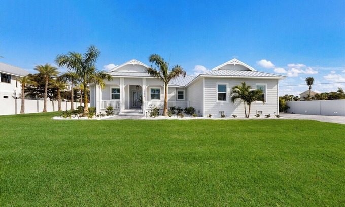 Boca Grande House | Experience luxury | Private Pool | Boca Grande, Pet Friendly | Sleeps 10