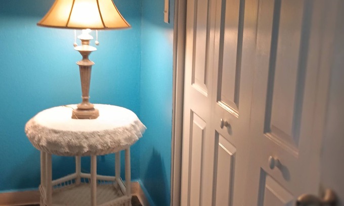 Harbor Oaks Cottage | Experience racing fun! One-bedroom cottage near Daytona Speedway 15 min