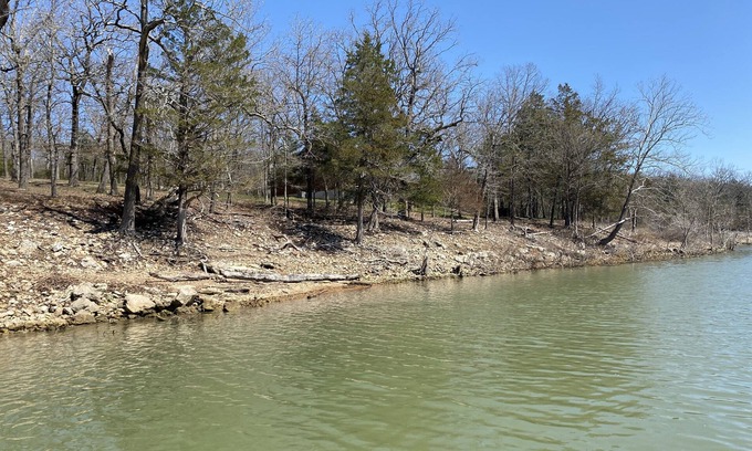Golden Cabin | Experience serene Table Rock Lake & forest views from your 6-bedroom retreat
