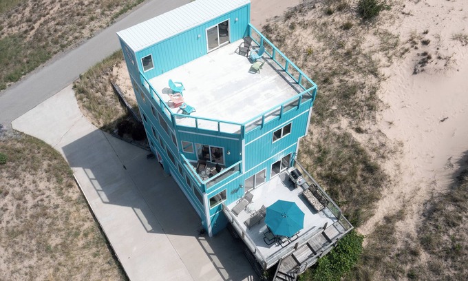 Shelby House | Experience the charm of Great Lakes Villa - with stunning lake views.