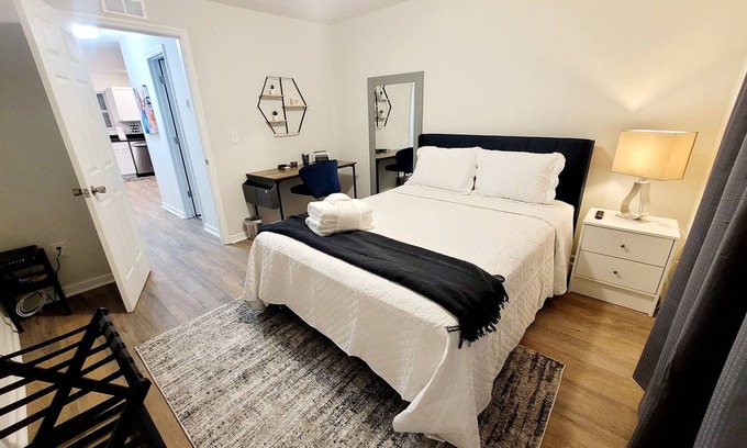 Hanahan Apartment | Experience the Difference Best Cozy Studio in Town! Parking/Washer/Dryer onsite.