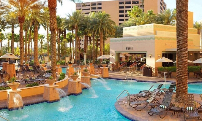 Las Vegas Resort | Experience the Excitement of Las Vegas at The Boulevard by Hilton - Studio