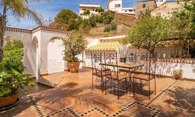 Albunol House | Experience the rustic charm of this wonderful holiday home in southern Spain.