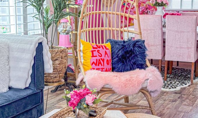 Idaho Falls Cottage | Experience the unique charm centrally located at PINK BLOOM COTTAGE!n