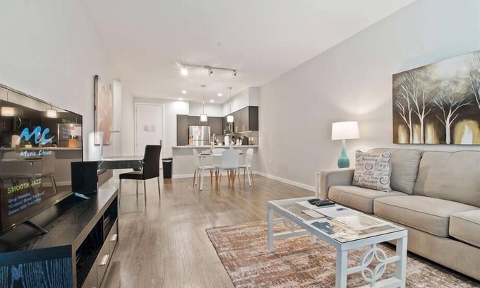 Menlo Park Apartment | Explore Redwood City’s Downtown nr Eateries & Entertainment