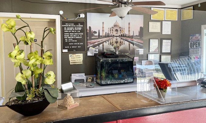 Thomson Hotel | Express Inn Thomson