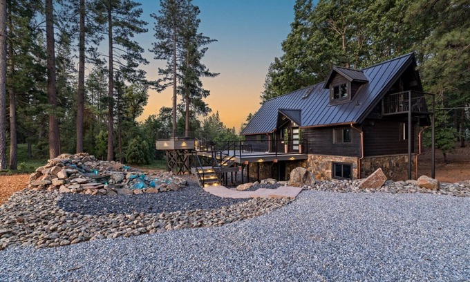 Placerville House | Exquisite Custom Country Home on National Forest