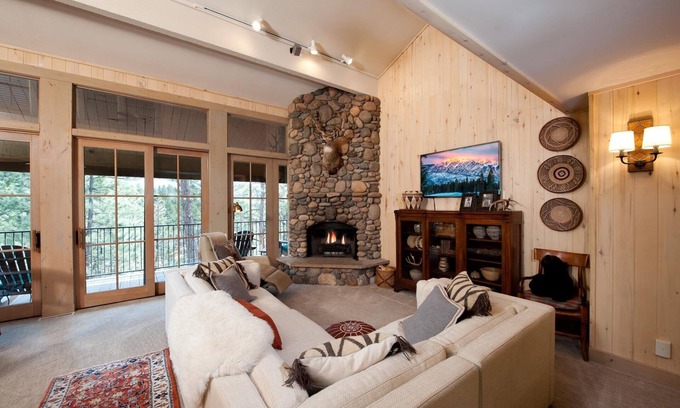 Purgatory House | Exquisite Links and Mountain Retreat (#846) -10 min Ski, Golf/AC/Pool/HotTub