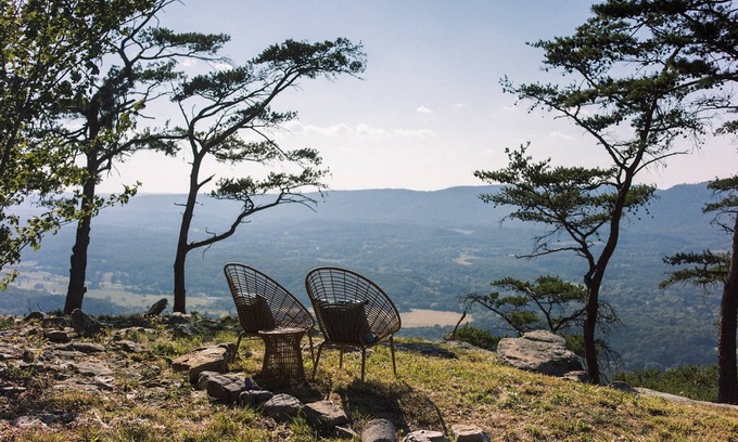 Menlo House | Extend Your Stay - 10% off 3 Nights or Longer This Summer