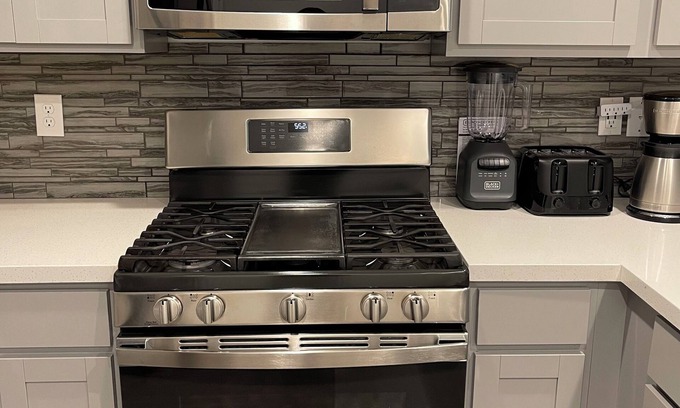 Centennial Hills House | Extended Stay 3 Bedrooms Cozy Townhouse Living