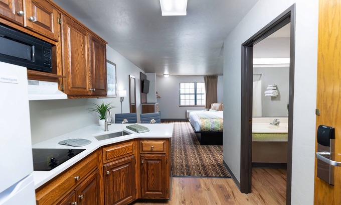 Ashwaubenon Hotel | Extended Stay Airport