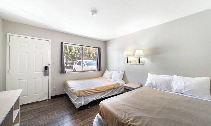 Blue Springs Hotel | Extended Stay by Welcome INN