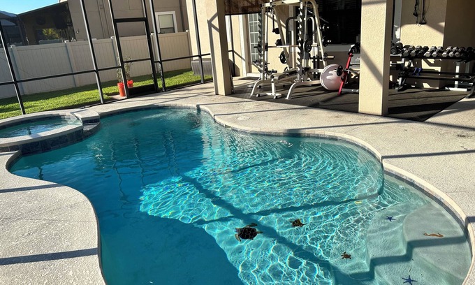 Lutz Apartment | Extra Large studio with Pool, Gym, Queen bed, huge walk in shower.